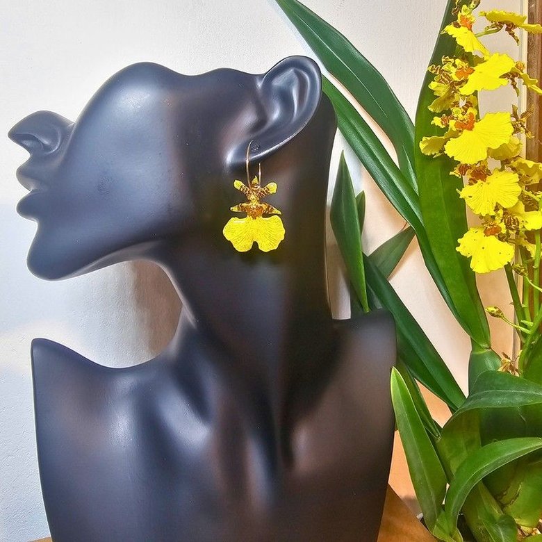 Pendientes Orquídea Bailarina — Plata 925 Bañada en Oro